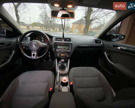 Черный Фольксваген Джетта, объемом двигателя 1.2 л и пробегом 112 тыс. км за 7800 $, фото 22 на Automoto.ua