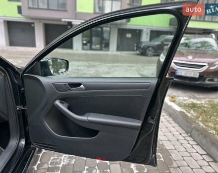 Черный Фольксваген Джетта, объемом двигателя 2.48 л и пробегом 202 тыс. км за 8100 $, фото 10 на Automoto.ua