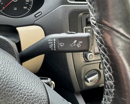 Черный Фольксваген Джетта, объемом двигателя 2.5 л и пробегом 236 тыс. км за 8500 $, фото 31 на Automoto.ua