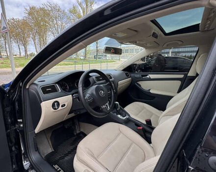 Черный Фольксваген Джетта, объемом двигателя 2.5 л и пробегом 236 тыс. км за 8500 $, фото 10 на Automoto.ua