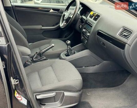 Черный Фольксваген Джетта, объемом двигателя 1.6 л и пробегом 279 тыс. км за 8690 $, фото 23 на Automoto.ua