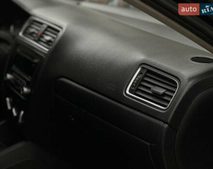 Чорний Фольксваген Джетта, об'ємом двигуна 2.48 л та пробігом 189 тис. км за 8999 $, фото 14 на Automoto.ua