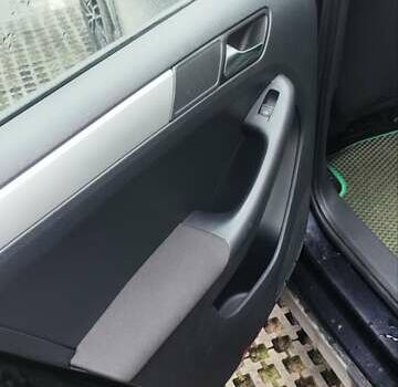 Черный Фольксваген Джетта, объемом двигателя 1.6 л и пробегом 250 тыс. км за 9000 $, фото 9 на Automoto.ua