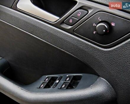 Черный Фольксваген Джетта, объемом двигателя 2.48 л и пробегом 203 тыс. км за 8900 $, фото 6 на Automoto.ua