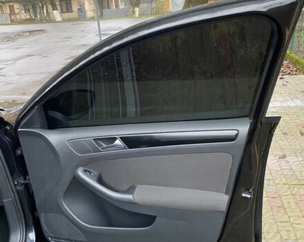 Черный Фольксваген Джетта, объемом двигателя 1.2 л и пробегом 112 тыс. км за 7800 $, фото 16 на Automoto.ua