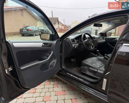 Черный Фольксваген Джетта, объемом двигателя 2 л и пробегом 170 тыс. км за 8300 $, фото 33 на Automoto.ua
