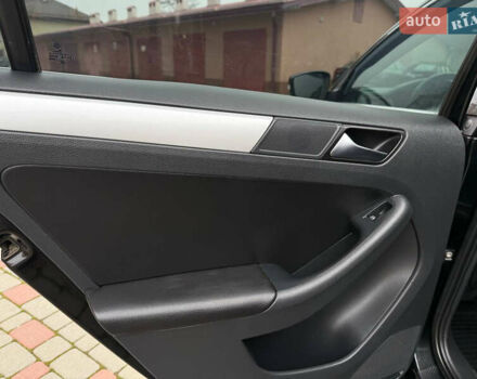 Черный Фольксваген Джетта, объемом двигателя 2 л и пробегом 170 тыс. км за 8300 $, фото 52 на Automoto.ua