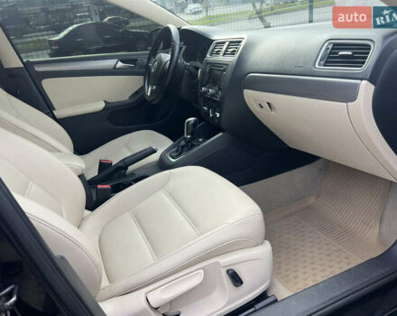 Чорний Фольксваген Джетта, об'ємом двигуна 1.97 л та пробігом 231 тис. км за 9999 $, фото 12 на Automoto.ua