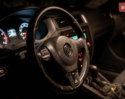 Фольксваген Джетта 2012 в Изюме на Automoto.ua Черный Фольксваген Джетта, объемом двигателя 2.5 л и пробегом 289 тыс. км за 5999 $, фото 5 на Automoto.ua