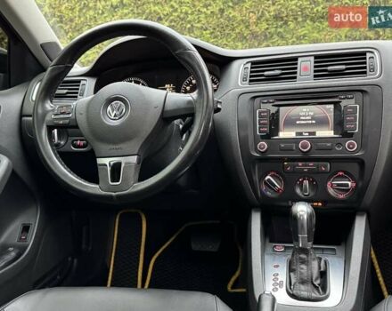 Чорний Фольксваген Джетта, об'ємом двигуна 2.5 л та пробігом 260 тис. км за 8900 $, фото 13 на Automoto.ua