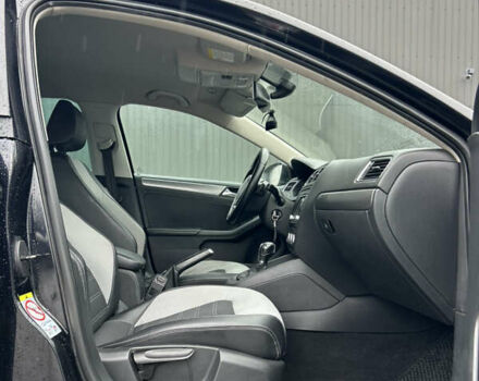 Чорний Фольксваген Джетта, об'ємом двигуна 1.6 л та пробігом 263 тис. км за 7500 $, фото 23 на Automoto.ua