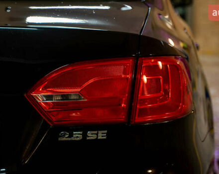 Фольксваген Джетта 2012 в Изюме на Automoto.ua Черный Фольксваген Джетта, объемом двигателя 2.5 л и пробегом 289 тыс. км за 5999 $, фото 2 на Automoto.ua