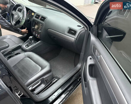 Черный Фольксваген Джетта, объемом двигателя 2.48 л и пробегом 88 тыс. км за 10200 $, фото 14 на Automoto.ua