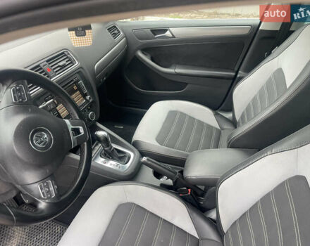 Чорний Фольксваген Джетта, об'ємом двигуна 1.6 л та пробігом 264 тис. км за 8100 $, фото 11 на Automoto.ua