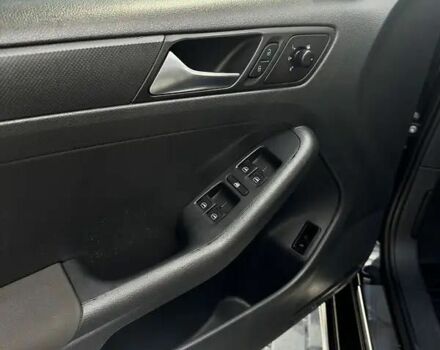 Чорний Фольксваген Джетта, об'ємом двигуна 2 л та пробігом 226 тис. км за 7600 $, фото 7 на Automoto.ua