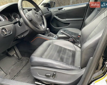 Черный Фольксваген Джетта, объемом двигателя 2.5 л и пробегом 239 тыс. км за 10200 $, фото 36 на Automoto.ua