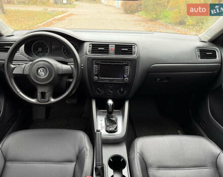 Черный Фольксваген Джетта, объемом двигателя 1.8 л и пробегом 240 тыс. км за 7800 $, фото 10 на Automoto.ua