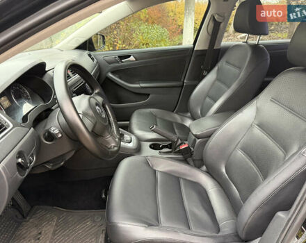 Черный Фольксваген Джетта, объемом двигателя 1.8 л и пробегом 240 тыс. км за 7800 $, фото 8 на Automoto.ua