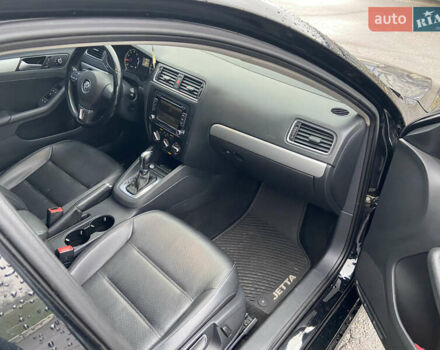 Черный Фольксваген Джетта, объемом двигателя 1.8 л и пробегом 185 тыс. км за 9900 $, фото 12 на Automoto.ua