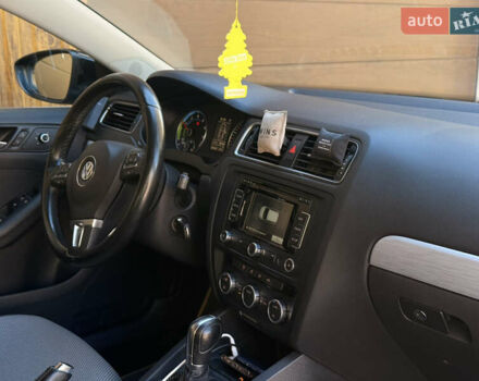 Черный Фольксваген Джетта, объемом двигателя 1.4 л и пробегом 170 тыс. км за 8700 $, фото 12 на Automoto.ua