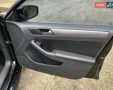 Черный Фольксваген Джетта, объемом двигателя 2.5 л и пробегом 239 тыс. км за 10200 $, фото 42 на Automoto.ua