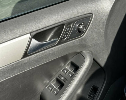 Черный Фольксваген Джетта, объемом двигателя 2.48 л и пробегом 243 тыс. км за 8200 $, фото 4 на Automoto.ua