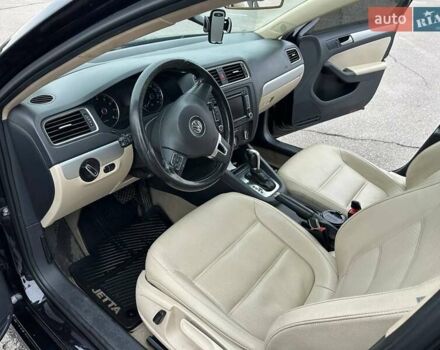 Чорний Фольксваген Джетта, об'ємом двигуна 1.8 л та пробігом 183 тис. км за 8800 $, фото 10 на Automoto.ua