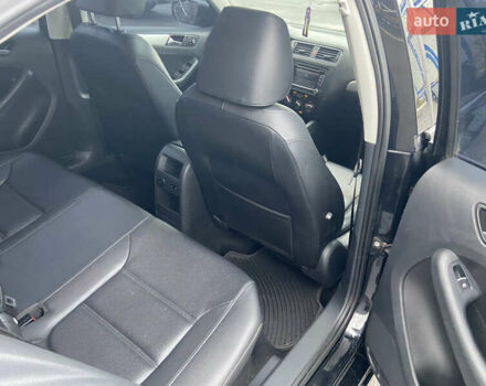 Черный Фольксваген Джетта, объемом двигателя 1.8 л и пробегом 185 тыс. км за 9900 $, фото 11 на Automoto.ua