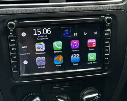 Черный Фольксваген Джетта, объемом двигателя 2.48 л и пробегом 243 тыс. км за 8200 $, фото 7 на Automoto.ua