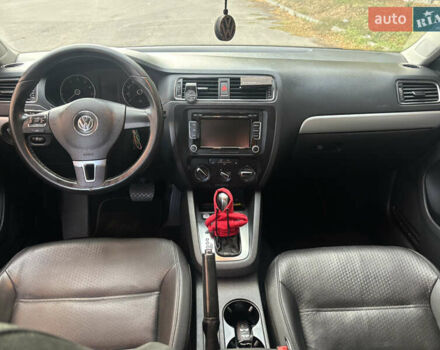 Черный Фольксваген Джетта, объемом двигателя 1.8 л и пробегом 220 тыс. км за 9500 $, фото 4 на Automoto.ua