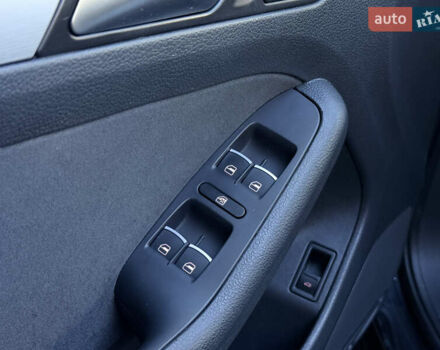 Черный Фольксваген Джетта, объемом двигателя 1.4 л и пробегом 170 тыс. км за 8700 $, фото 16 на Automoto.ua