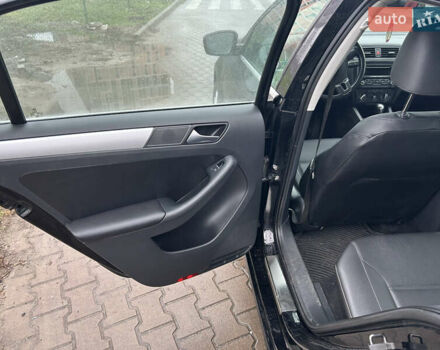 Чорний Фольксваген Джетта, об'ємом двигуна 2.48 л та пробігом 194 тис. км за 7500 $, фото 10 на Automoto.ua