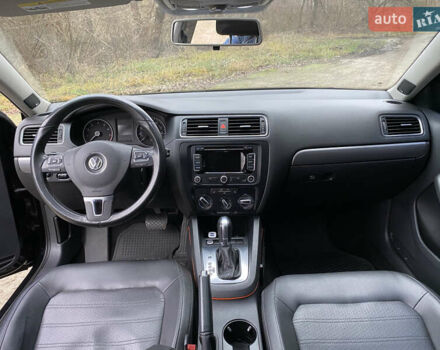 Черный Фольксваген Джетта, объемом двигателя 2.5 л и пробегом 239 тыс. км за 10200 $, фото 34 на Automoto.ua