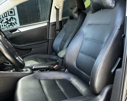 Черный Фольксваген Джетта, объемом двигателя 2.48 л и пробегом 243 тыс. км за 8200 $, фото 5 на Automoto.ua