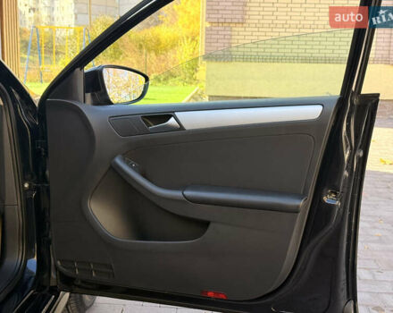 Черный Фольксваген Джетта, объемом двигателя 1.4 л и пробегом 170 тыс. км за 8700 $, фото 9 на Automoto.ua