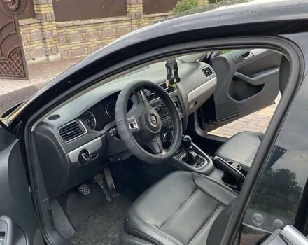 Черный Фольксваген Джетта, объемом двигателя 2.5 л и пробегом 150 тыс. км за 9500 $, фото 8 на Automoto.ua