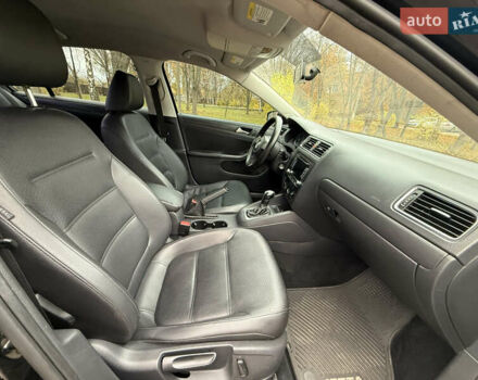 Черный Фольксваген Джетта, объемом двигателя 1.8 л и пробегом 240 тыс. км за 7800 $, фото 12 на Automoto.ua