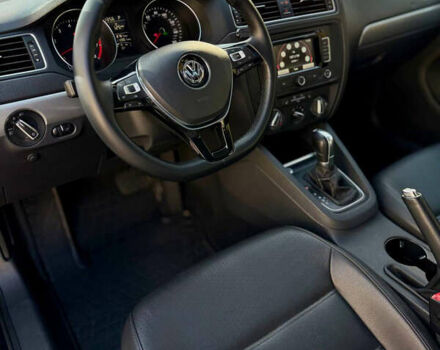 Черный Фольксваген Джетта, объемом двигателя 1.8 л и пробегом 180 тыс. км за 9599 $, фото 8 на Automoto.ua