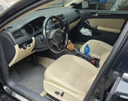 Чорний Фольксваген Джетта, об'ємом двигуна 2 л та пробігом 173 тис. км за 12500 $, фото 6 на Automoto.ua