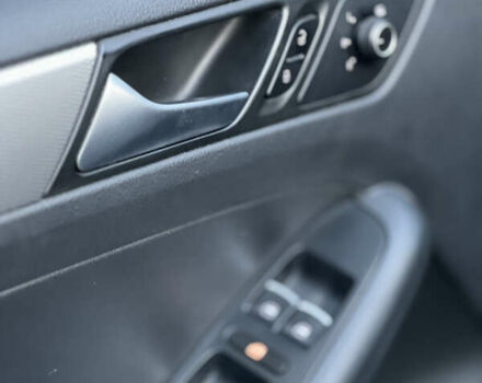 Черный Фольксваген Джетта, объемом двигателя 1.8 л и пробегом 177 тыс. км за 9990 $, фото 27 на Automoto.ua