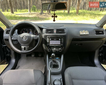 Чорний Фольксваген Джетта, об'ємом двигуна 1.6 л та пробігом 115 тис. км за 11300 $, фото 23 на Automoto.ua
