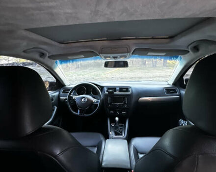 Черный Фольксваген Джетта, объемом двигателя 1.8 л и пробегом 134 тыс. км за 12000 $, фото 18 на Automoto.ua