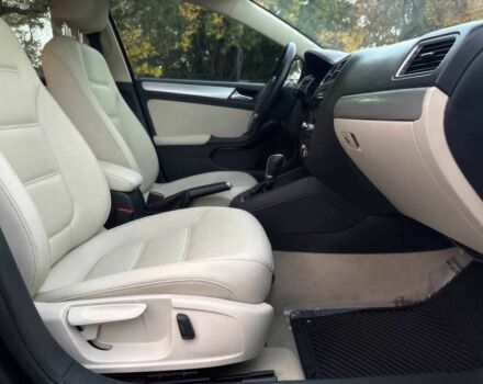 Черный Фольксваген Джетта, объемом двигателя 1.8 л и пробегом 86 тыс. км за 7000 $, фото 10 на Automoto.ua