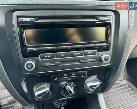 Черный Фольксваген Джетта, объемом двигателя 1.8 л и пробегом 220 тыс. км за 8500 $, фото 15 на Automoto.ua