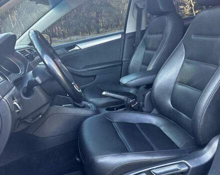 Черный Фольксваген Джетта, объемом двигателя 1.8 л и пробегом 134 тыс. км за 12000 $, фото 12 на Automoto.ua