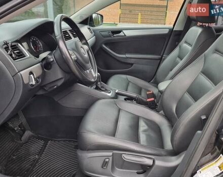 Чорний Фольксваген Джетта, об'ємом двигуна 1.8 л та пробігом 158 тис. км за 8699 $, фото 40 на Automoto.ua