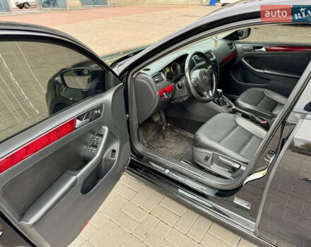 Черный Фольксваген Джетта, объемом двигателя 1.8 л и пробегом 220 тыс. км за 8500 $, фото 18 на Automoto.ua