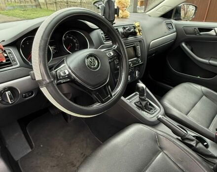 Черный Фольксваген Джетта, объемом двигателя 1.8 л и пробегом 150 тыс. км за 9999 $, фото 7 на Automoto.ua