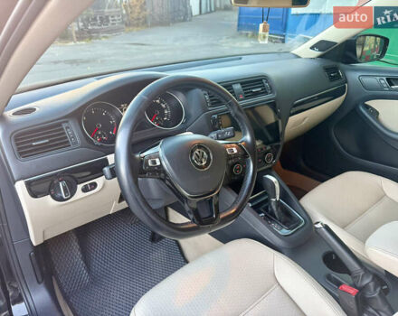 Черный Фольксваген Джетта, объемом двигателя 1.97 л и пробегом 173 тыс. км за 11300 $, фото 2 на Automoto.ua