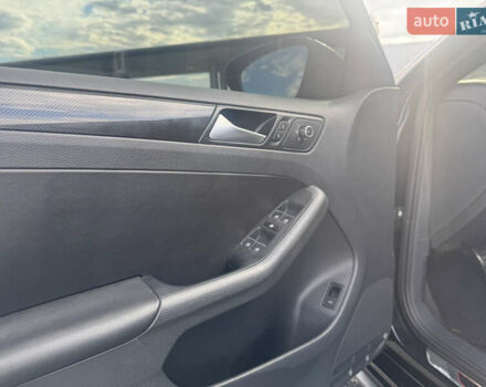 Черный Фольксваген Джетта, объемом двигателя 2 л и пробегом 190 тыс. км за 11700 $, фото 16 на Automoto.ua